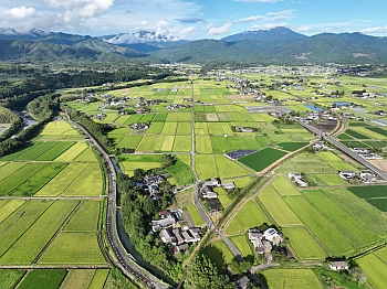 20250917akasaka doron01.jpg(144768 byte)